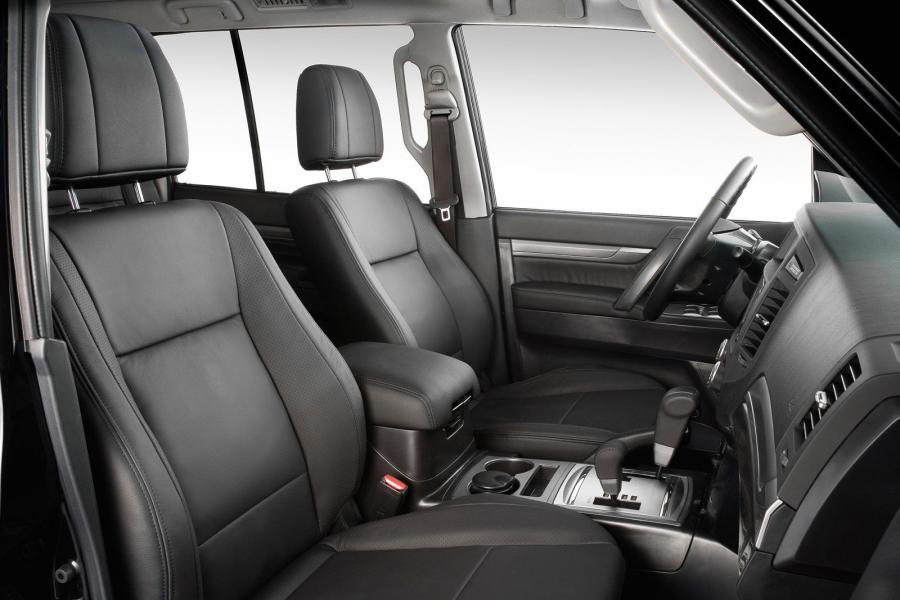  Mitsubishi Pajero 2007 года  (фото 10 из 22)